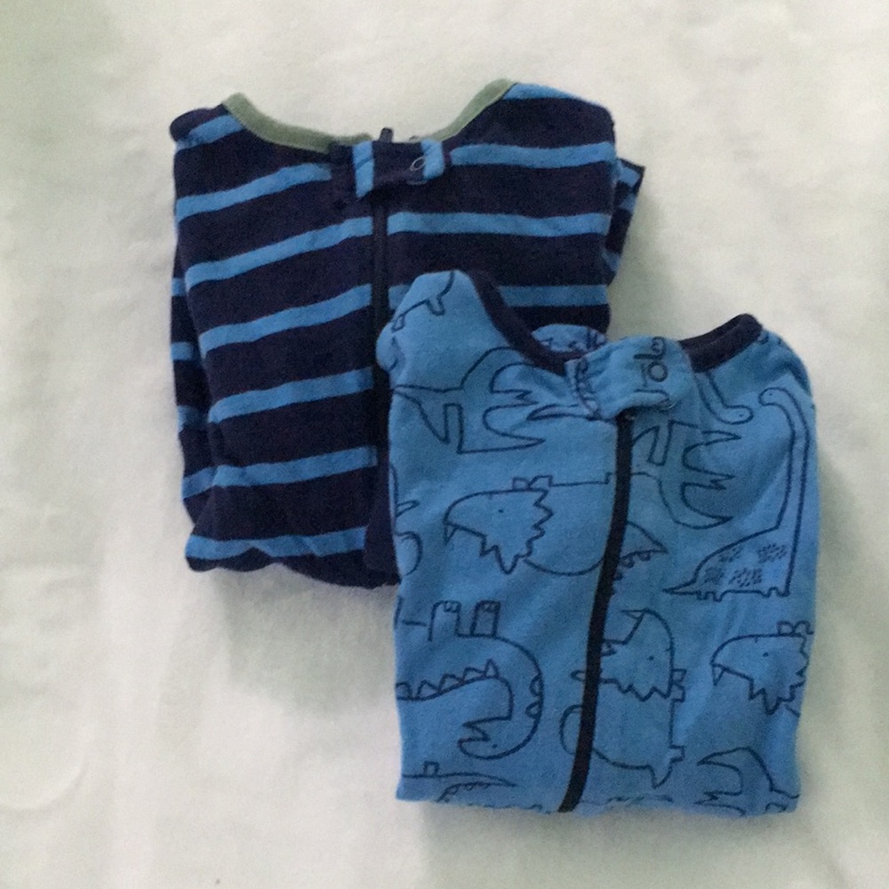 2 Gerber baby boy sleeper pajamas 6-9 months